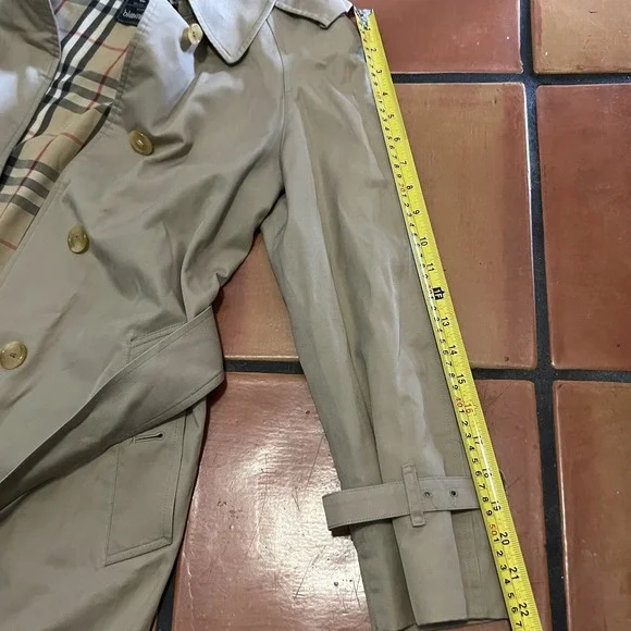 Vintage Burberrys Women's Trench Coat Made in England Nova Check Small - Picture 4 of 9